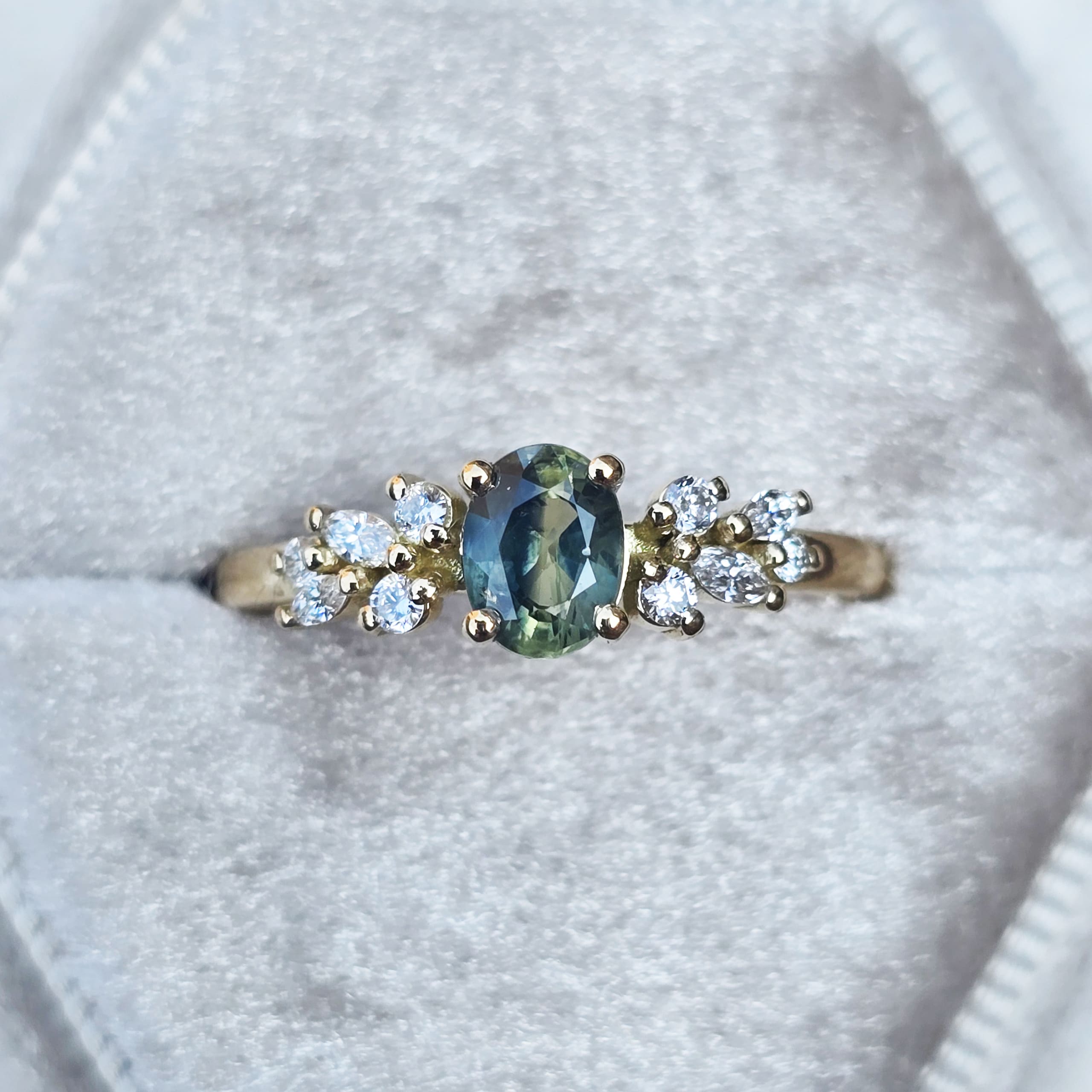 Parti sapphire and diamond floral ring — 1