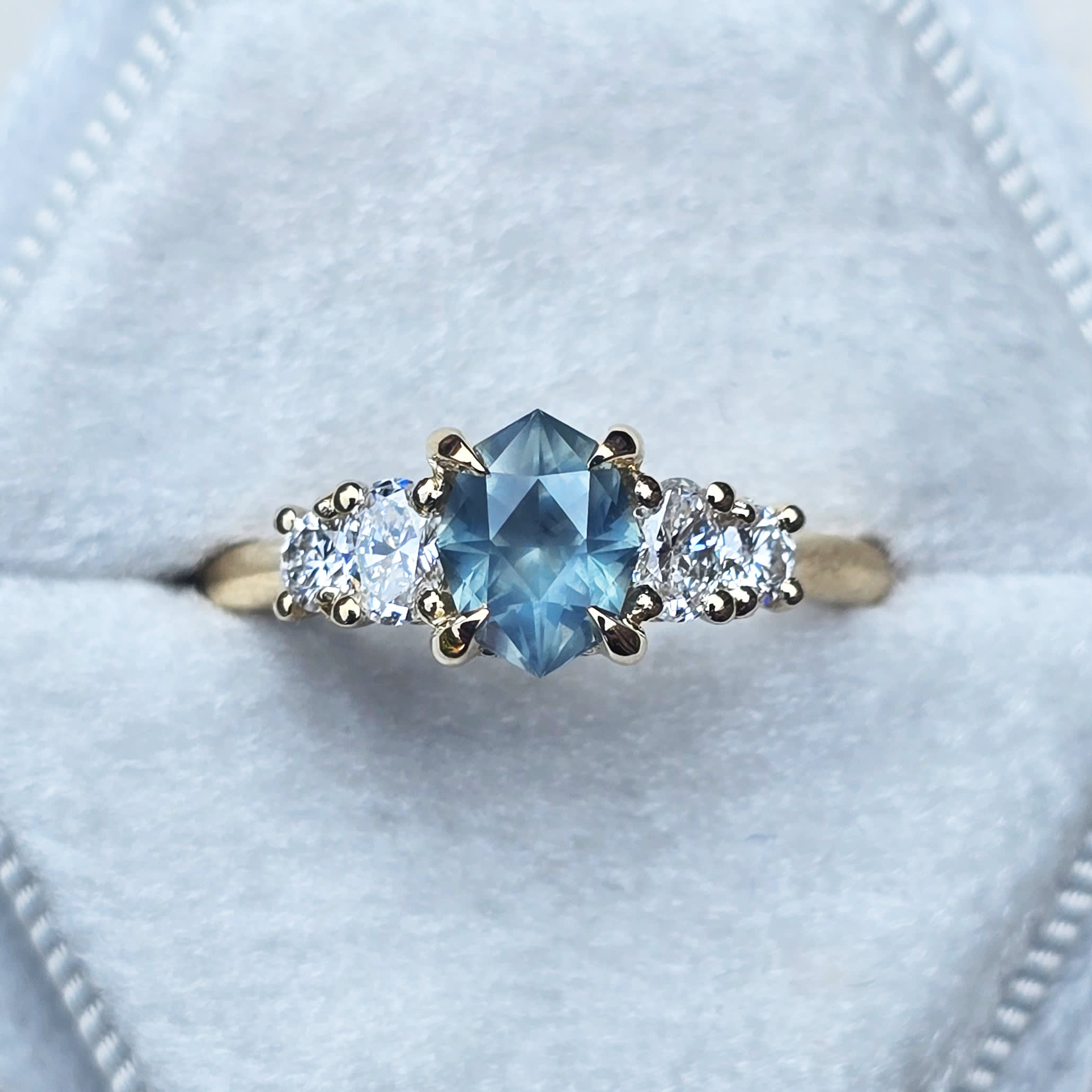 'Rosier' Montana sapphire and diamond ring — 1