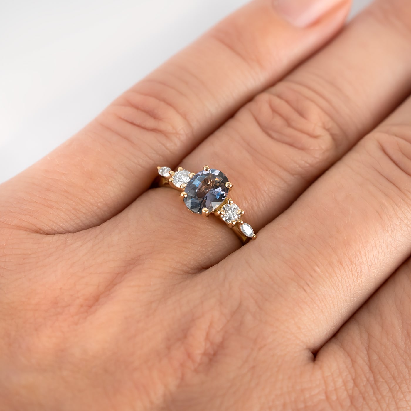 Grey-blue sapphire and diamond trellis ring  — 4
