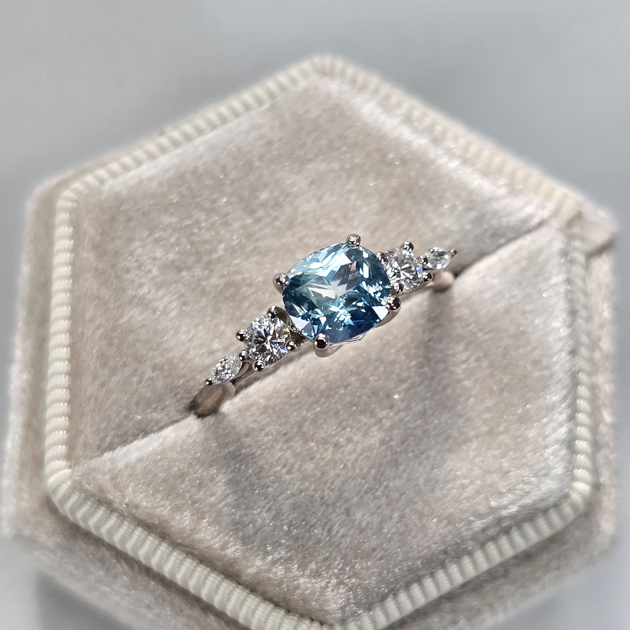 Icy teal sapphire and diamond ring in 18ct grey gold — 3