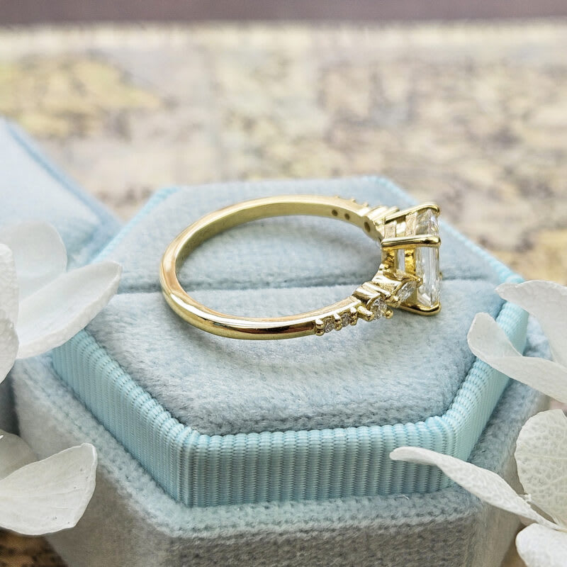 Emerald cut lab grown diamond ring in 18ct yellow gold — 5