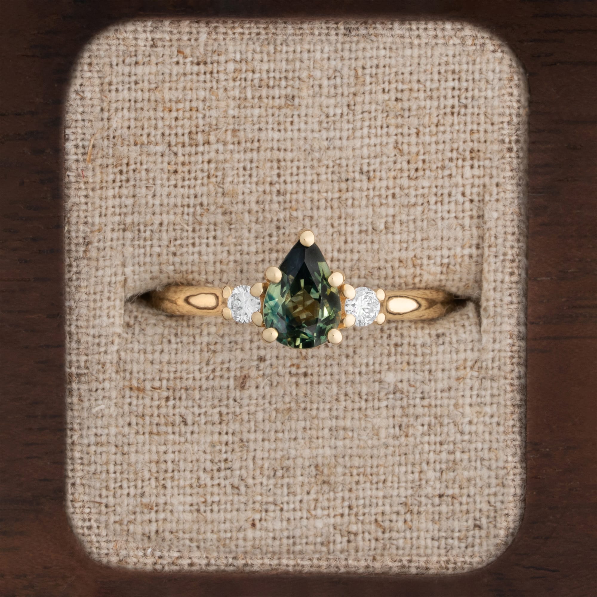 Australian parti sapphire and diamond ring  — 1