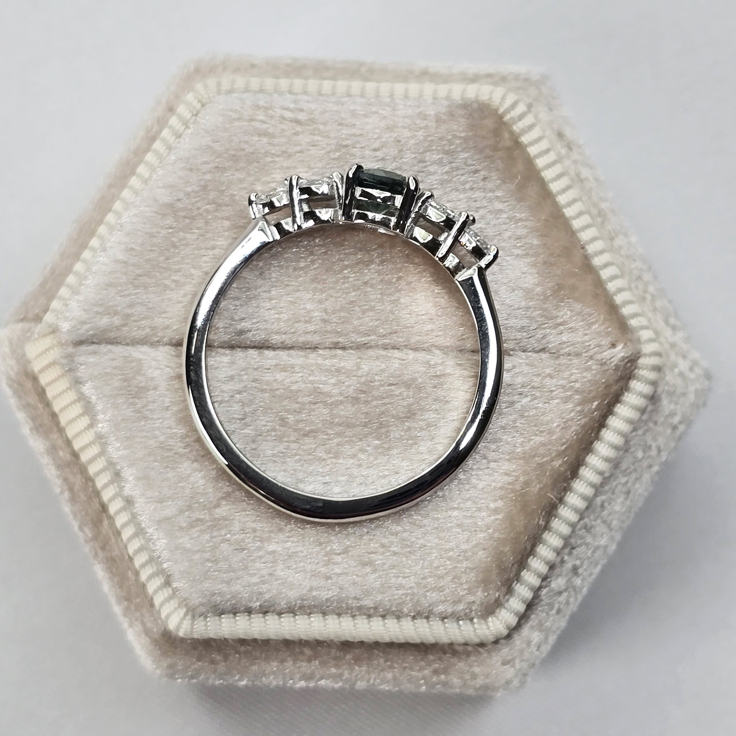 Bi colour precision sapphire and diamond ring — 3