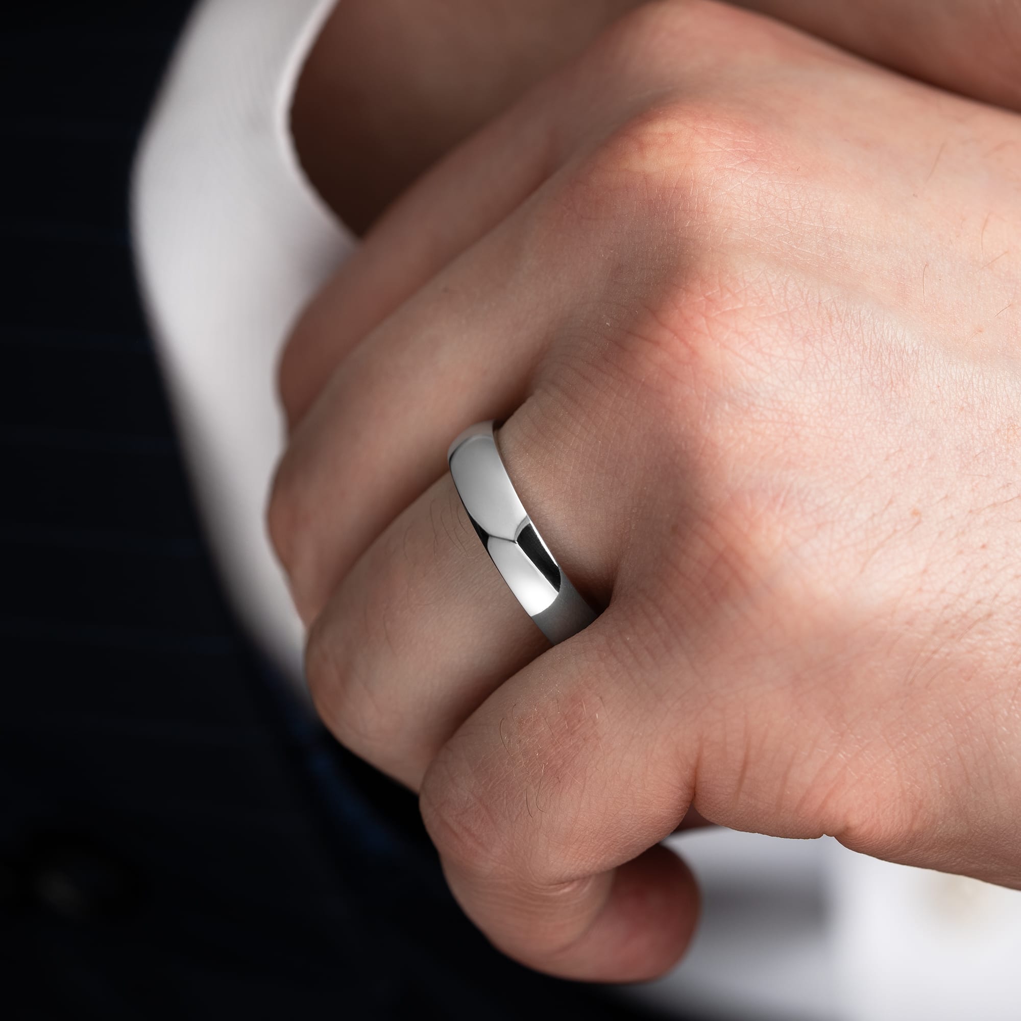 Traditional court wedding band 
