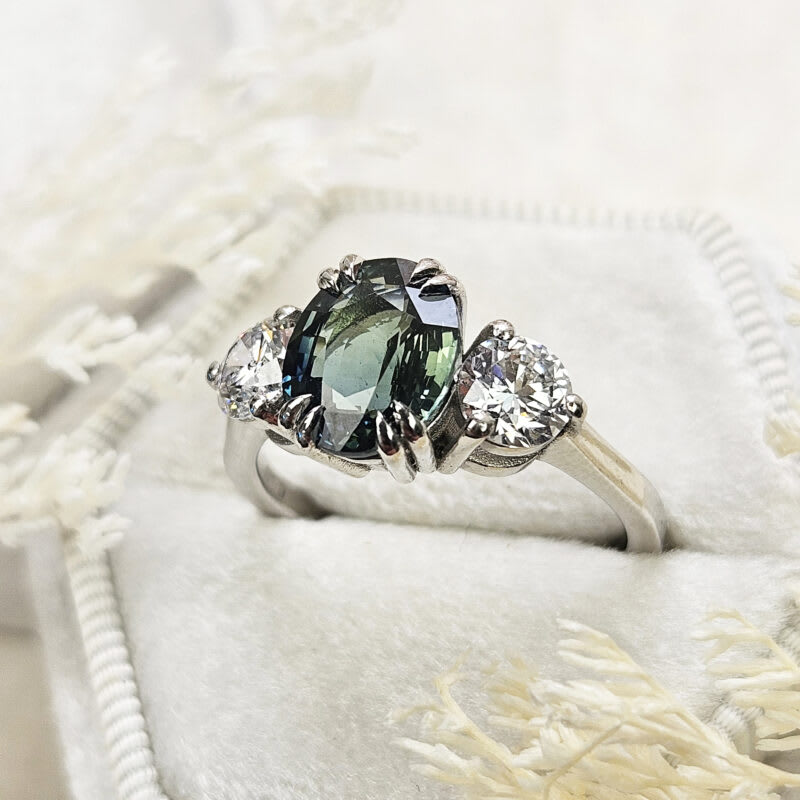 Oval teal sapphire and diamond trilogy ring — 3