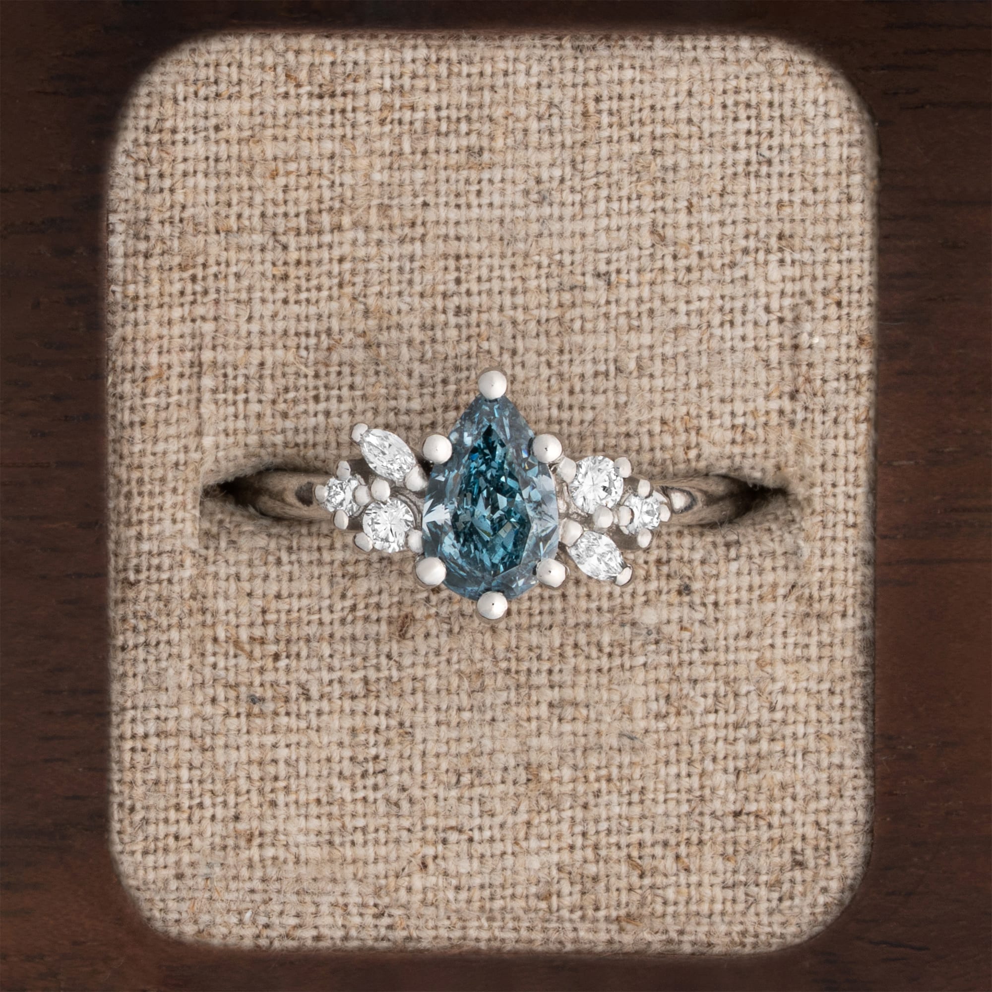 'Dawnflower' Grey-blue diamond ring — 1