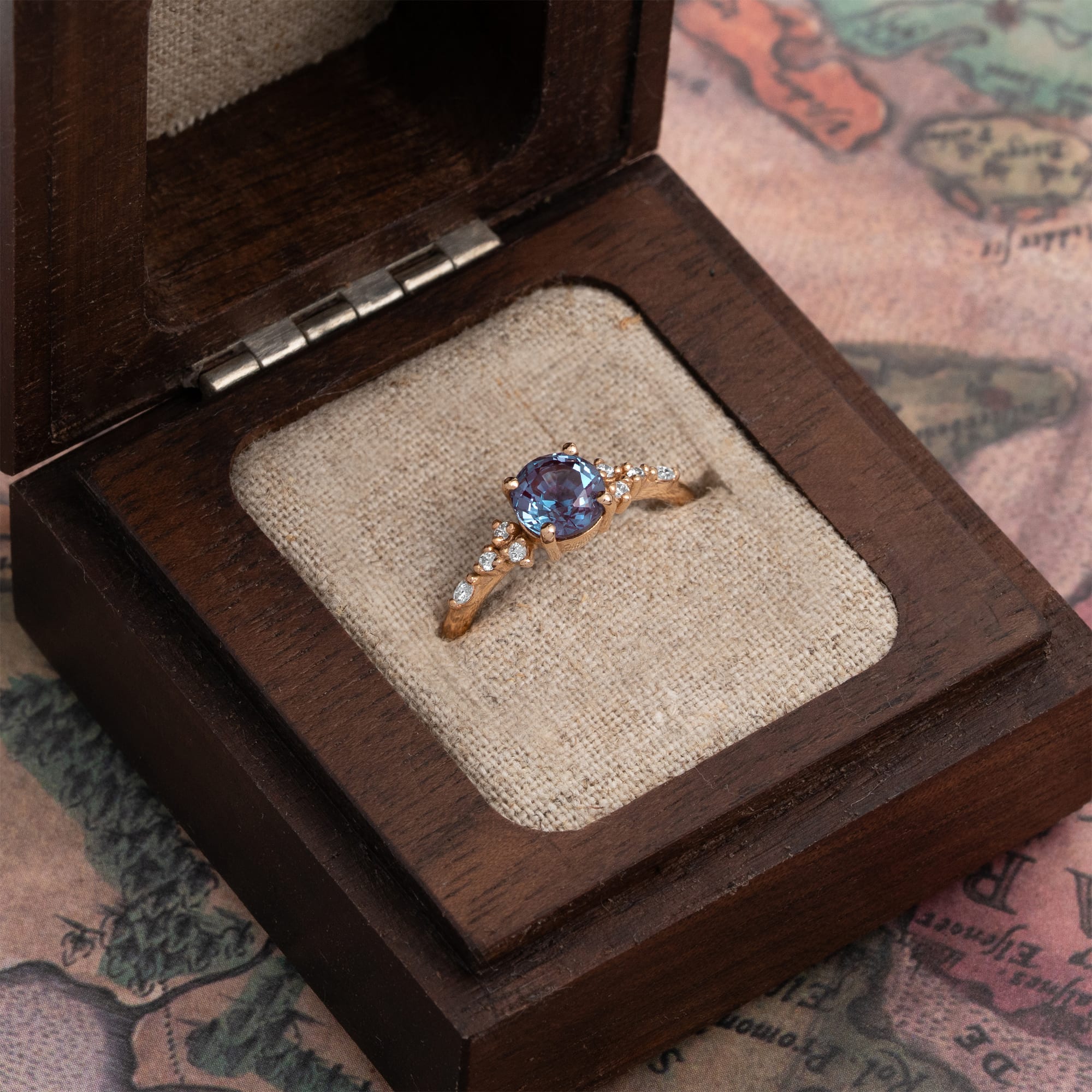 Alexandrite and diamond ring  — 3