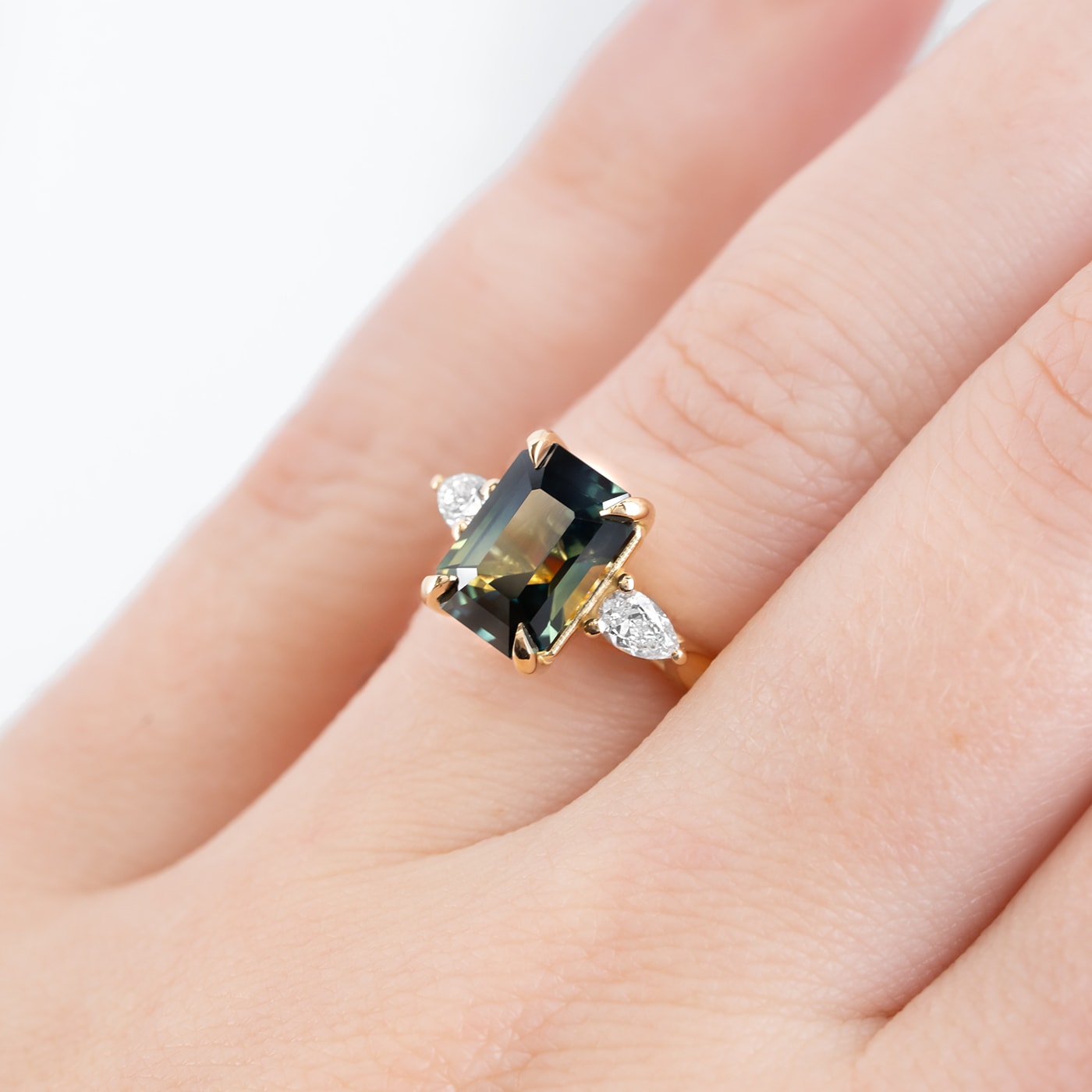 Parti sapphire and diamond trilogy ring — 3