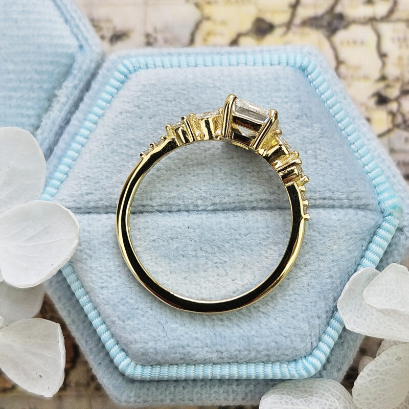 Emerald cut lab grown diamond ring in 18ct yellow gold — 4