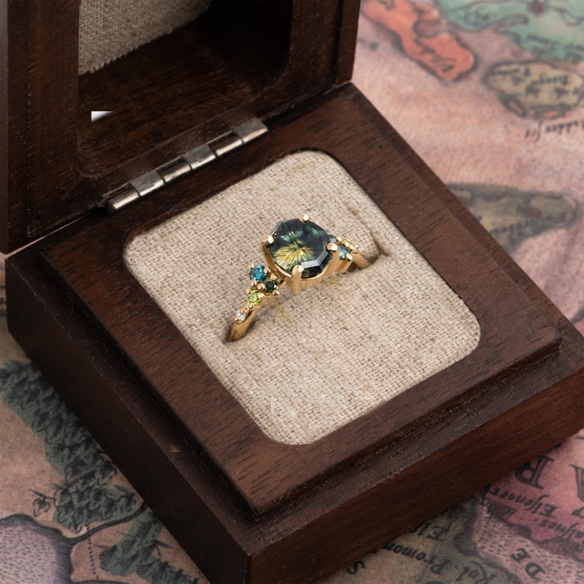 'Eclipse' One of a kind sapphire and diamond ring — 2