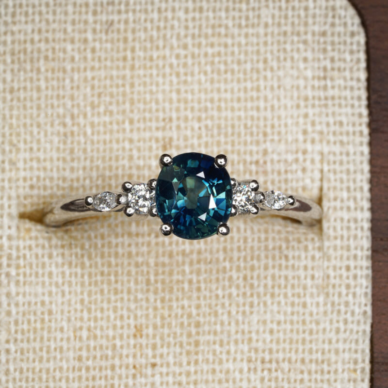 Oval teal sapphire and diamond ring — 1