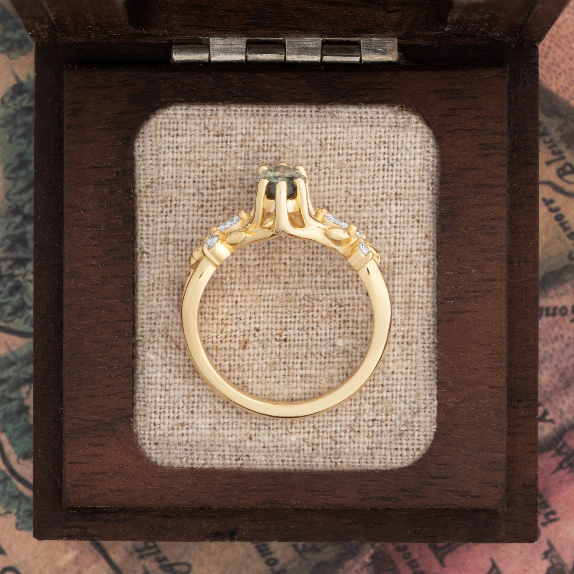 'Flora Belle' Green spinel and diamond ring — 3