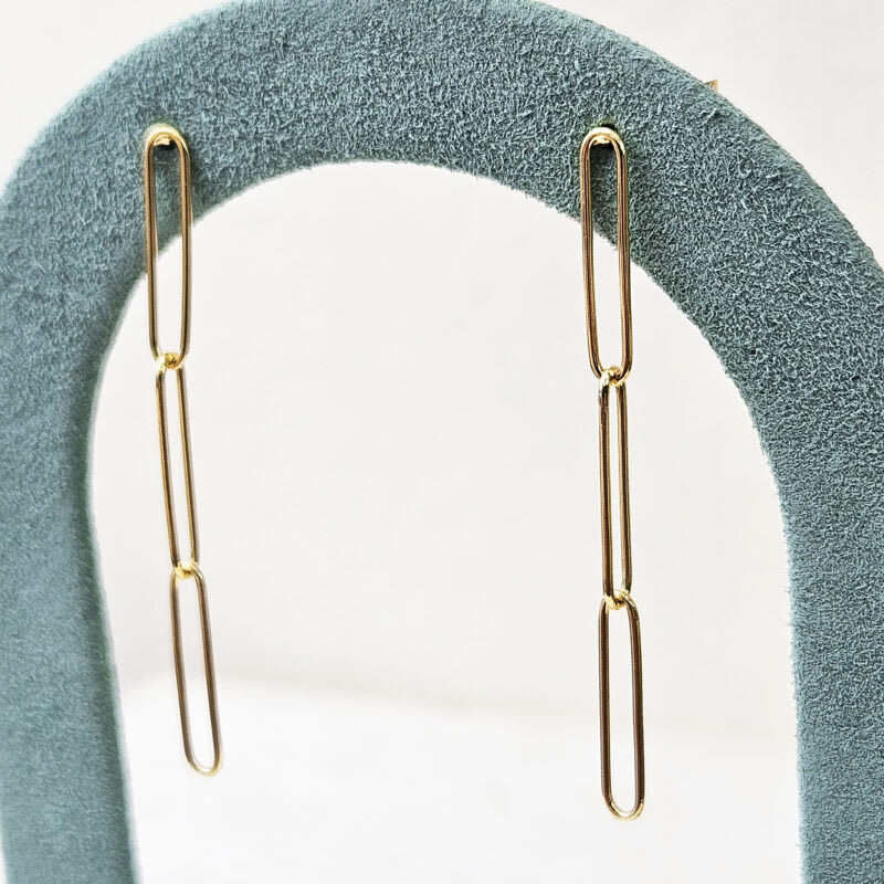 Paperclip drop earrings in 14ct yellow gold — 3