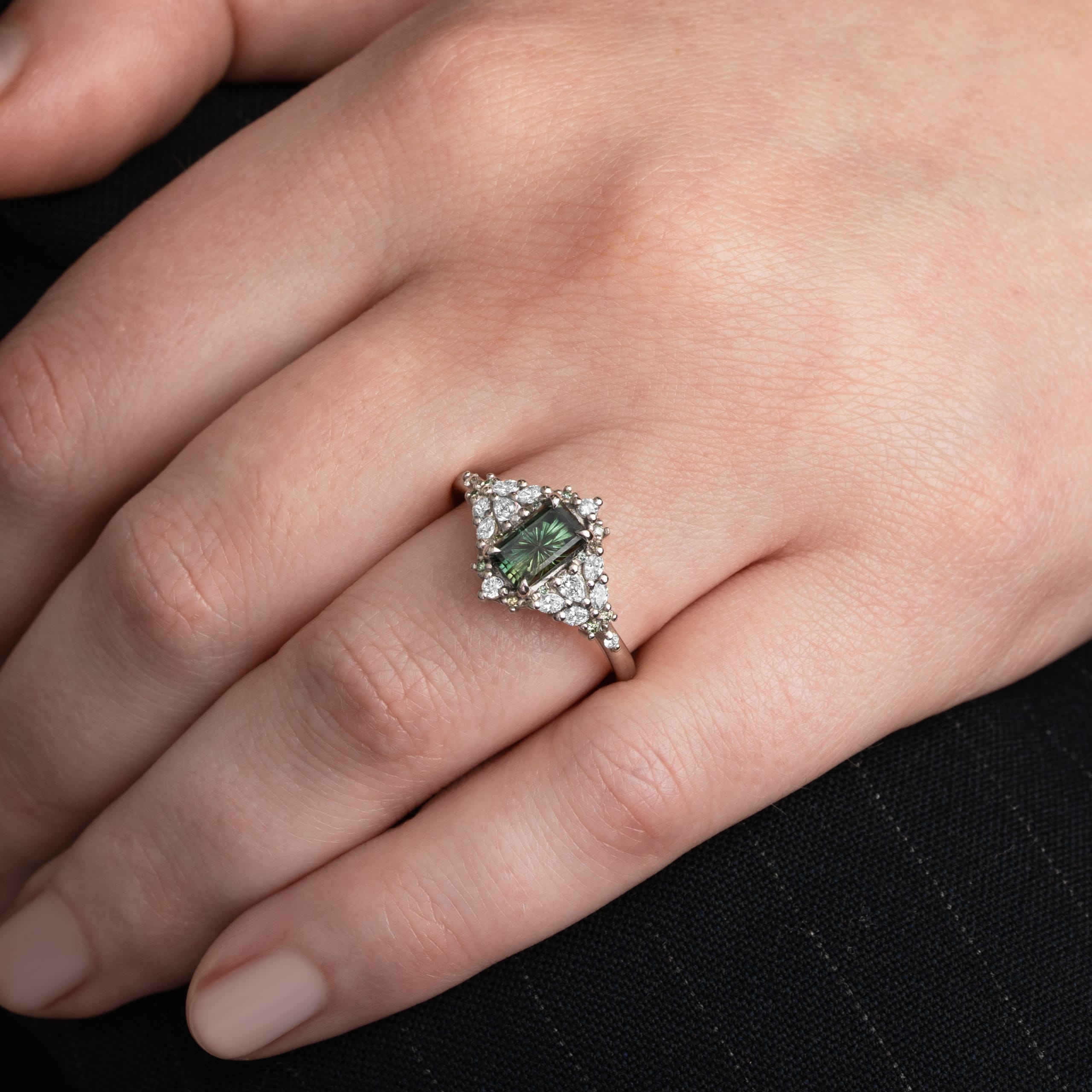 'Meadow' Sapphire and diamond ring — 4
