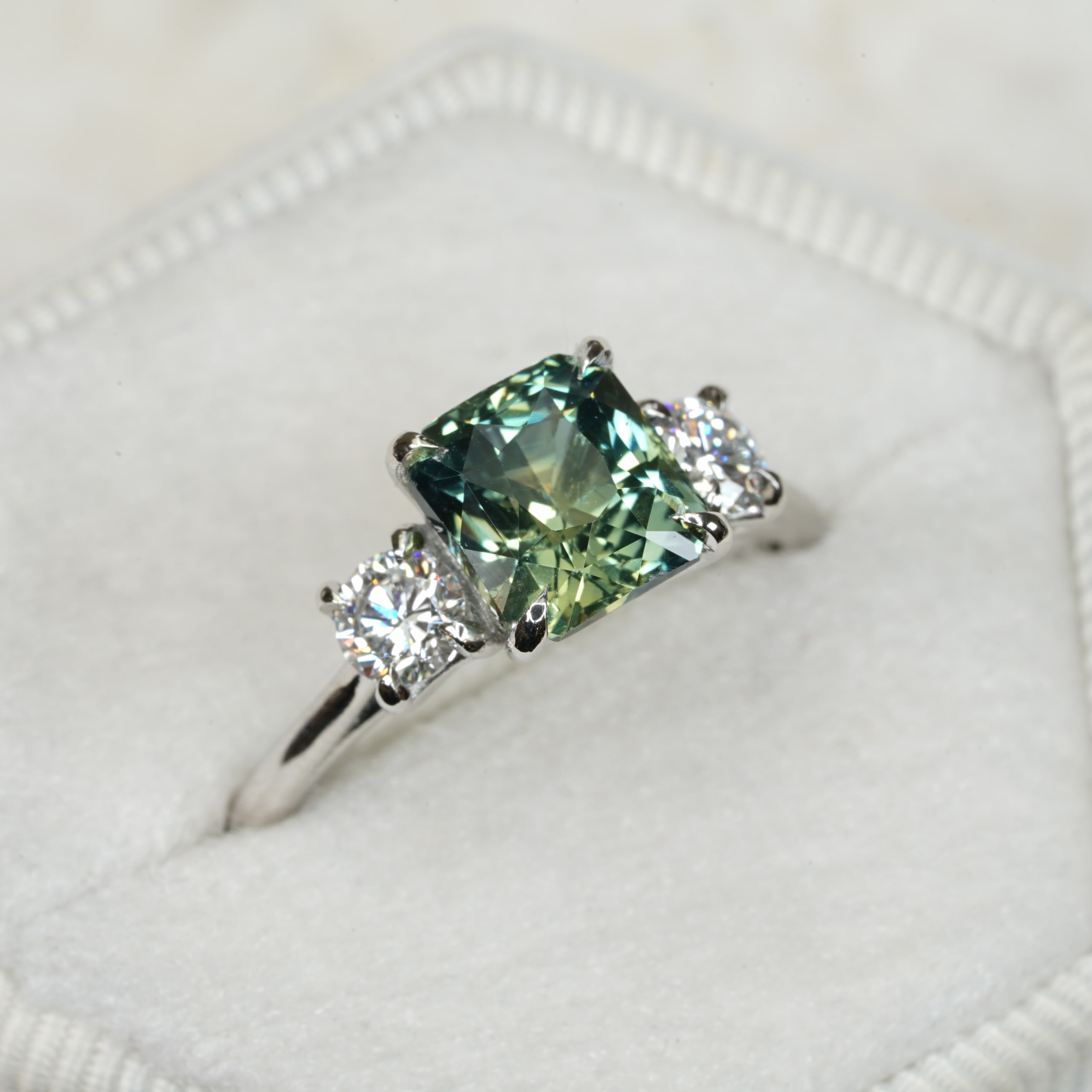Radiant green sapphire and diamond ring — 2
