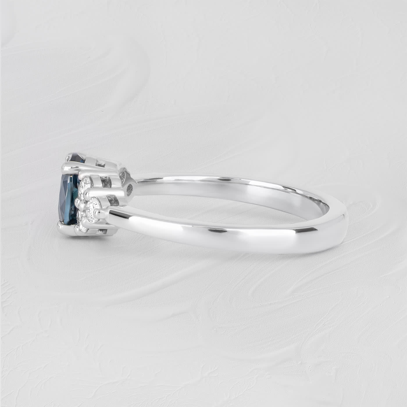 Peacock blue sapphire and diamond ring — 2