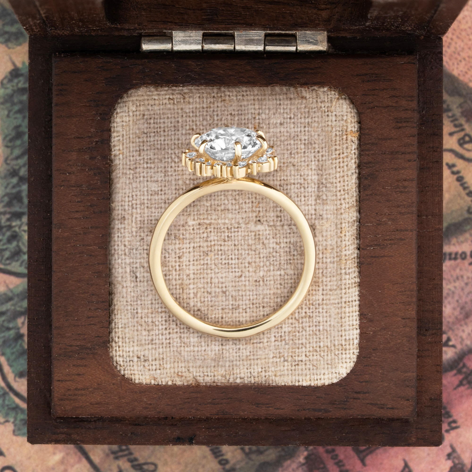 Round lab grown diamond ring in 18ct yellow gold — 4