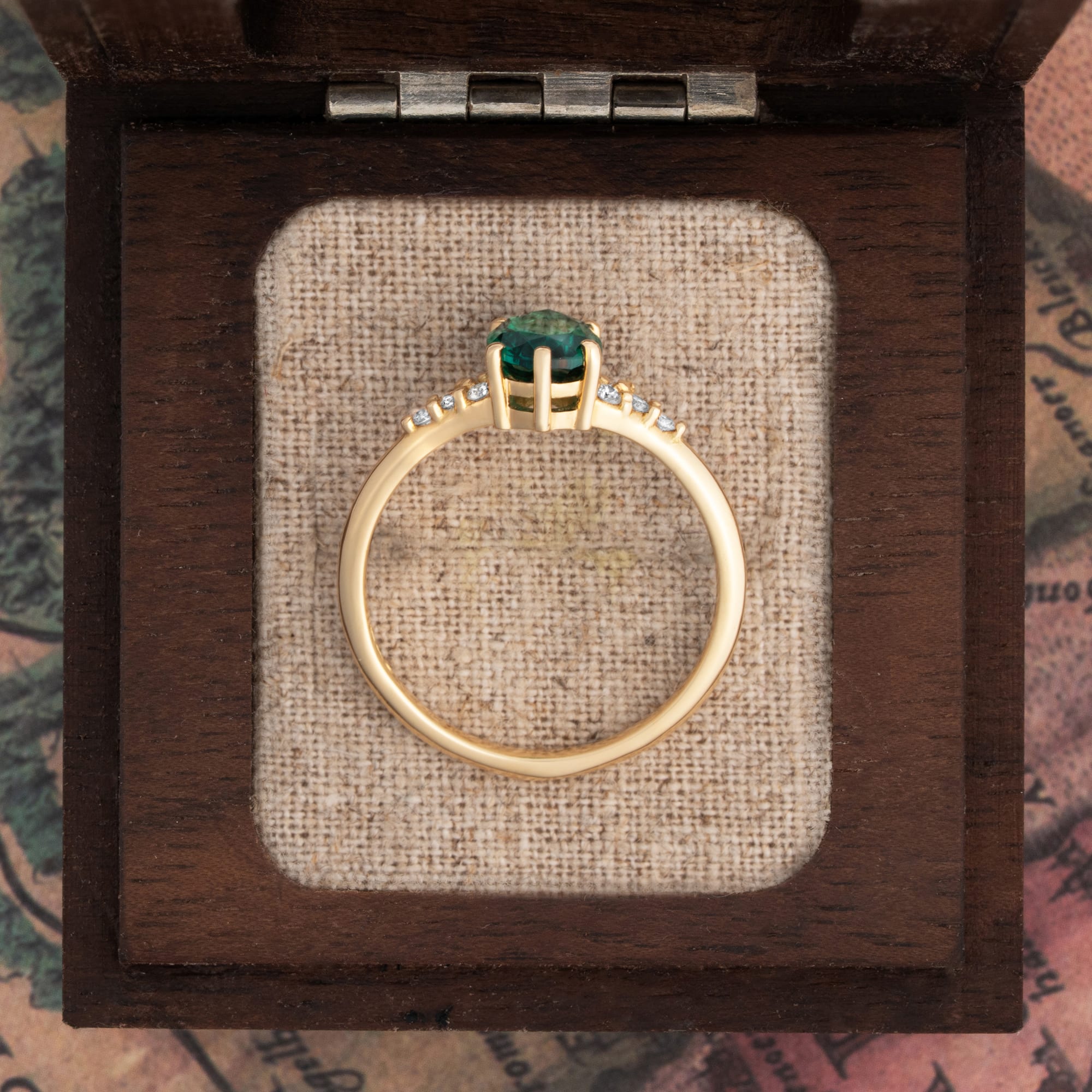 Pear lab Emerald and diamond 1920's inspired ring — 4