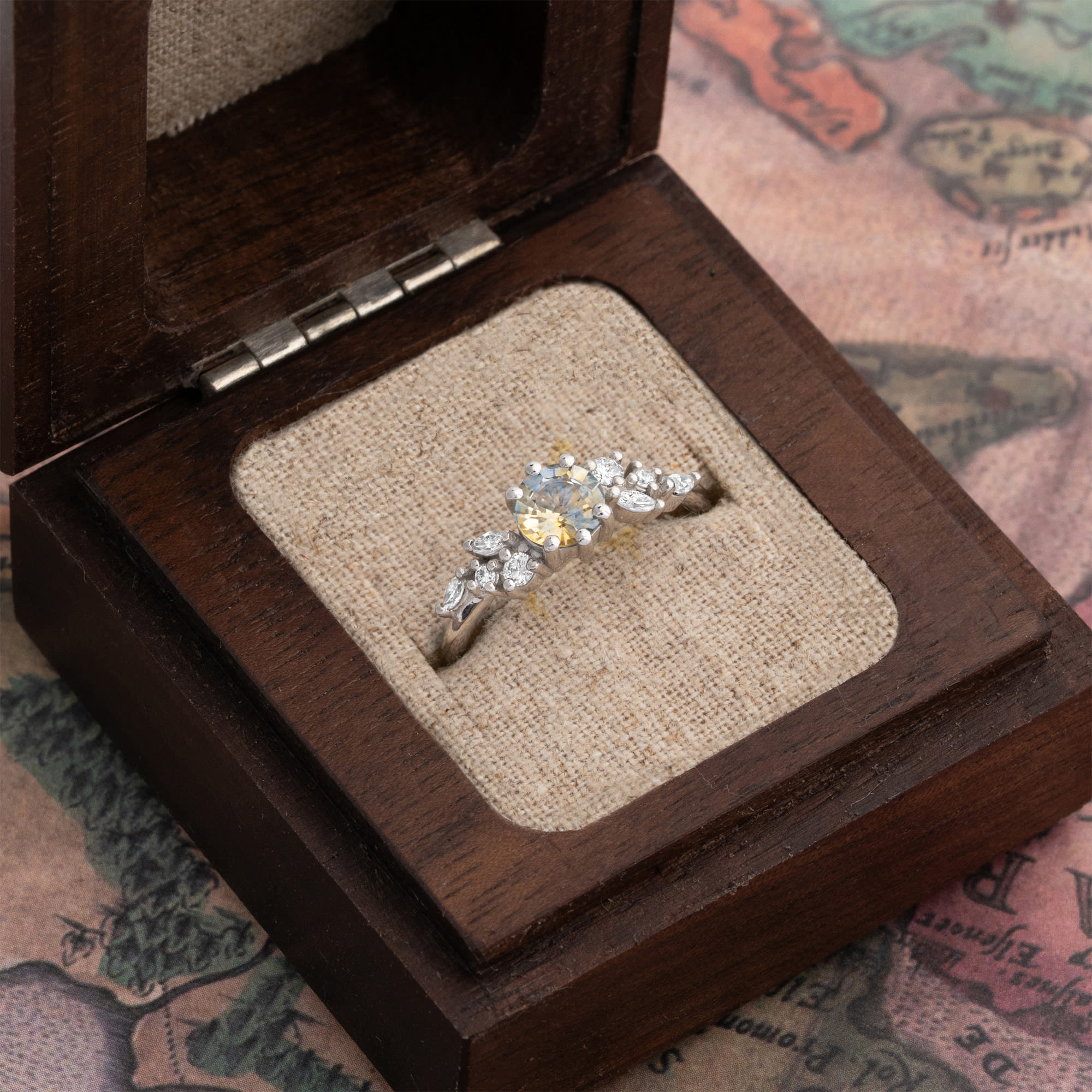 Round bi colour sapphire and diamond cluster ring — 4
