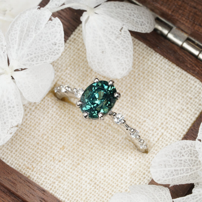 Oval teal sapphire and diamond ring — 3