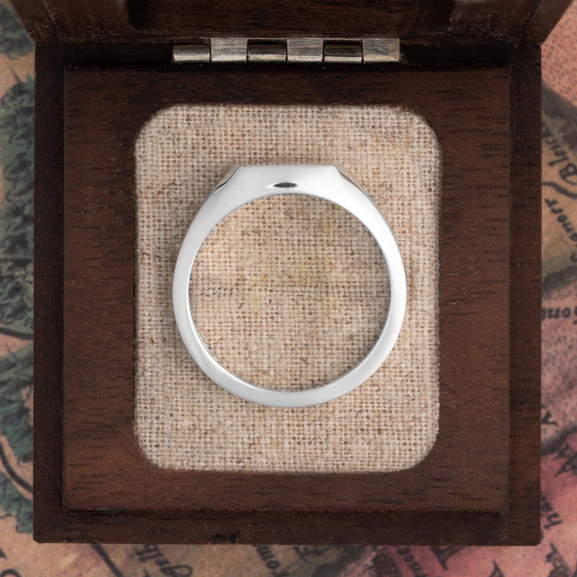 Octagon signet ring  — 4