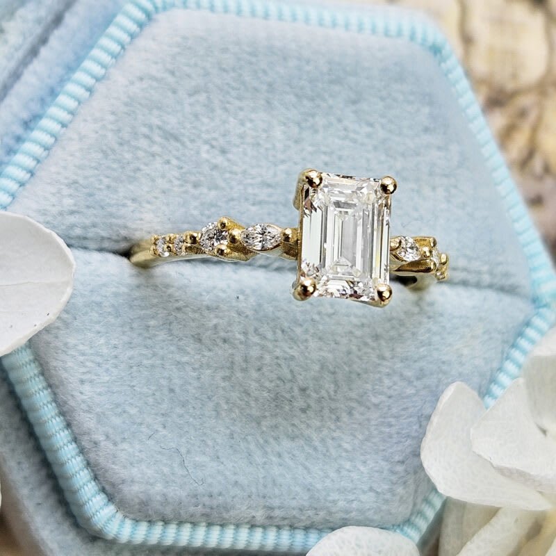 Emerald cut lab grown diamond ring in 18ct yellow gold — 3