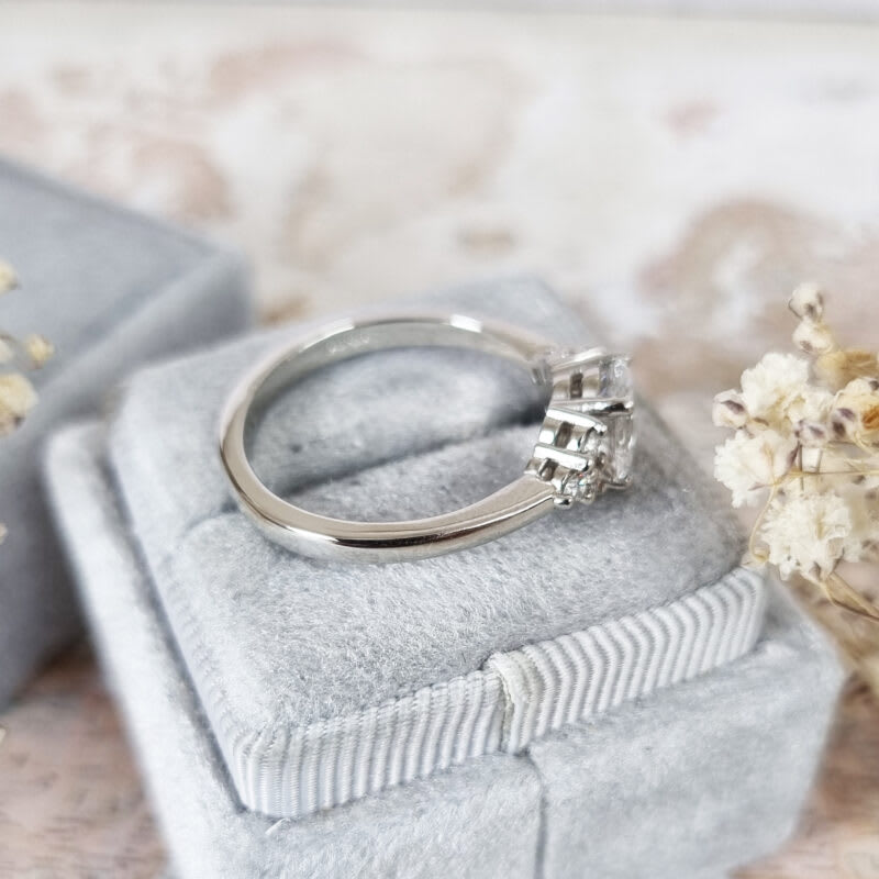Oval cut lab grown diamond 7 stone ring — 2