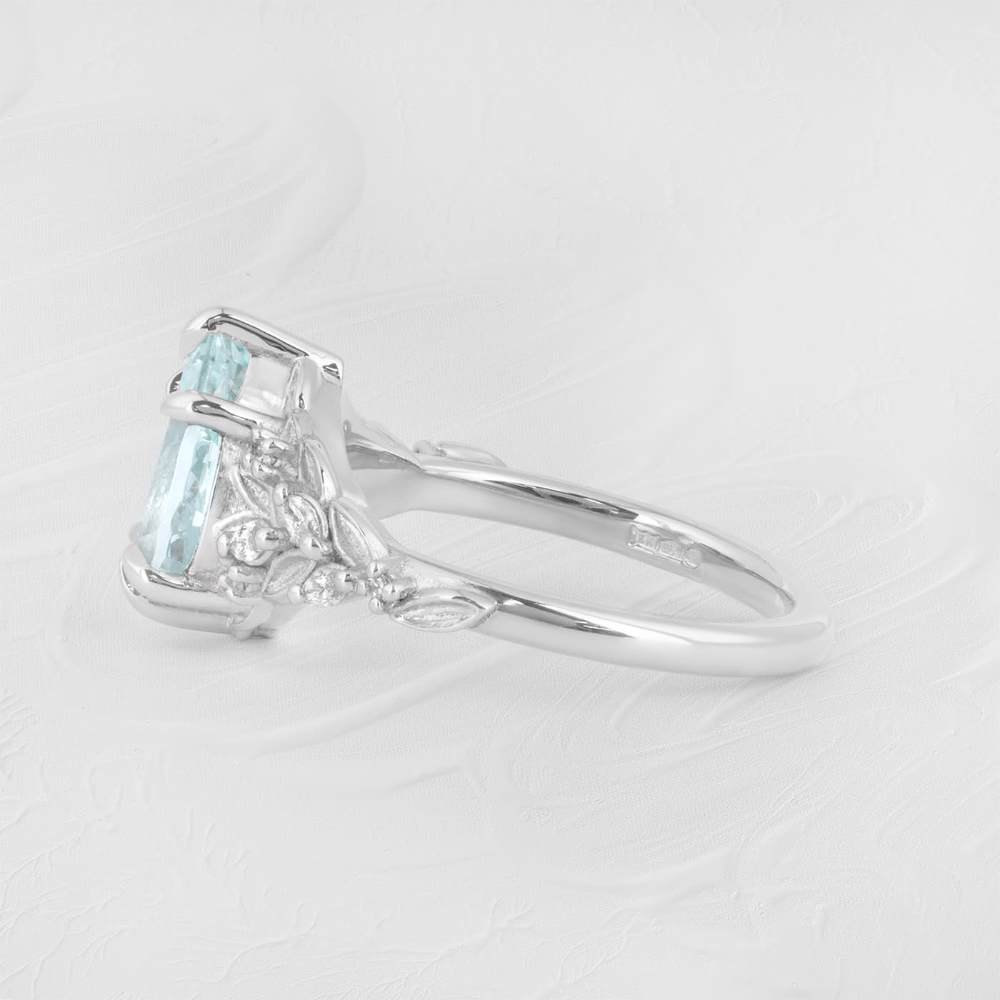 'Aurelyn' Aquamarine and diamond ring — 3