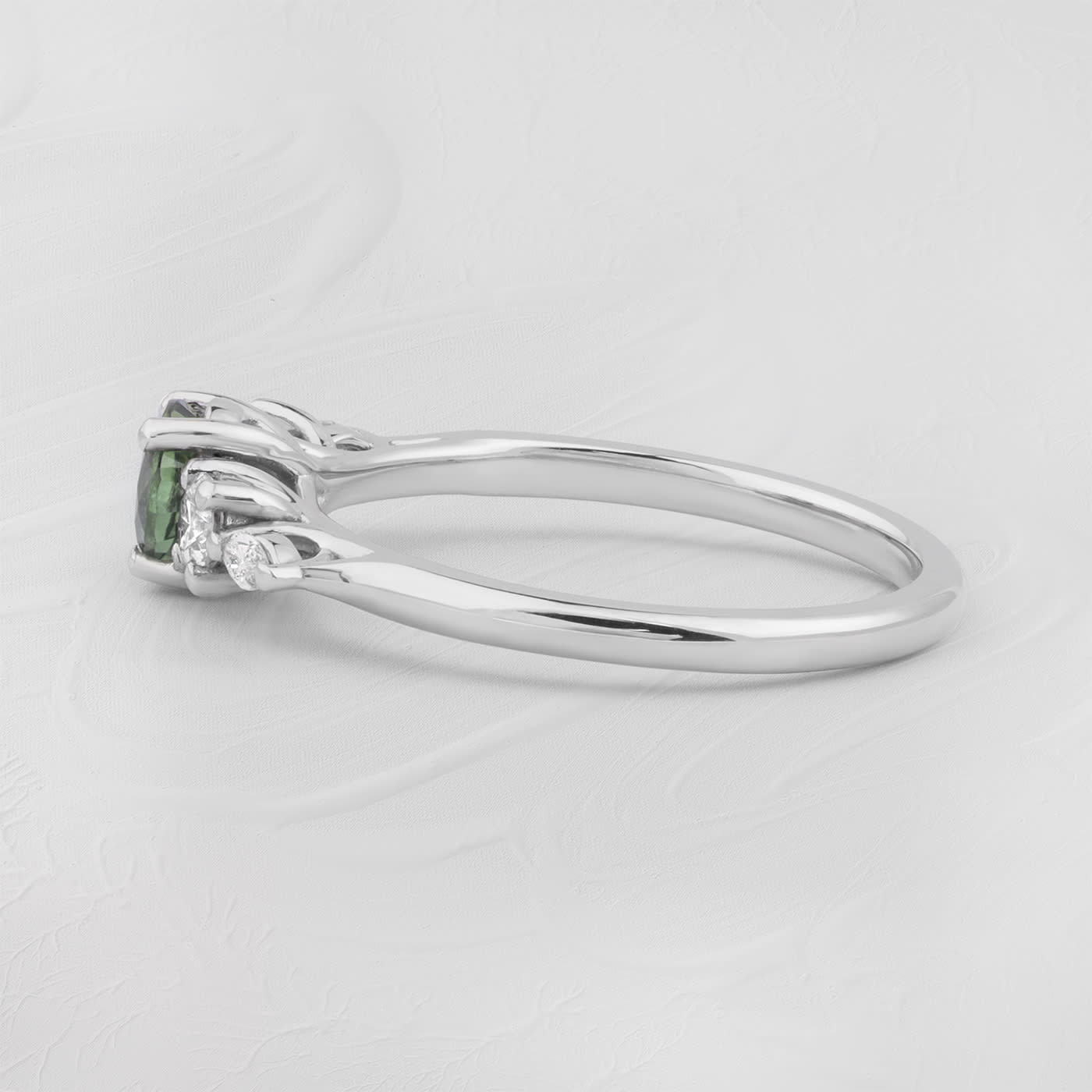 Green sapphire and diamond trellis ring  — 2