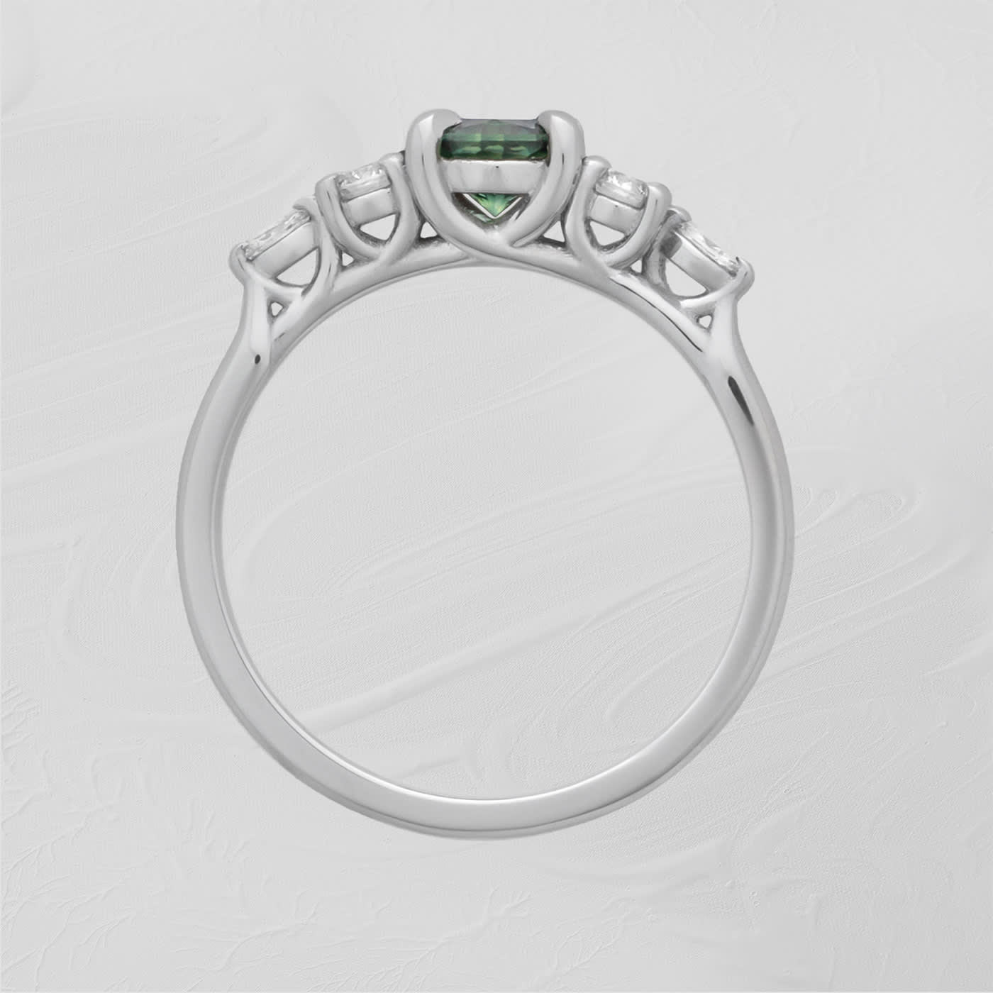 Universe cut parti colour sapphire and diamond ring — 3