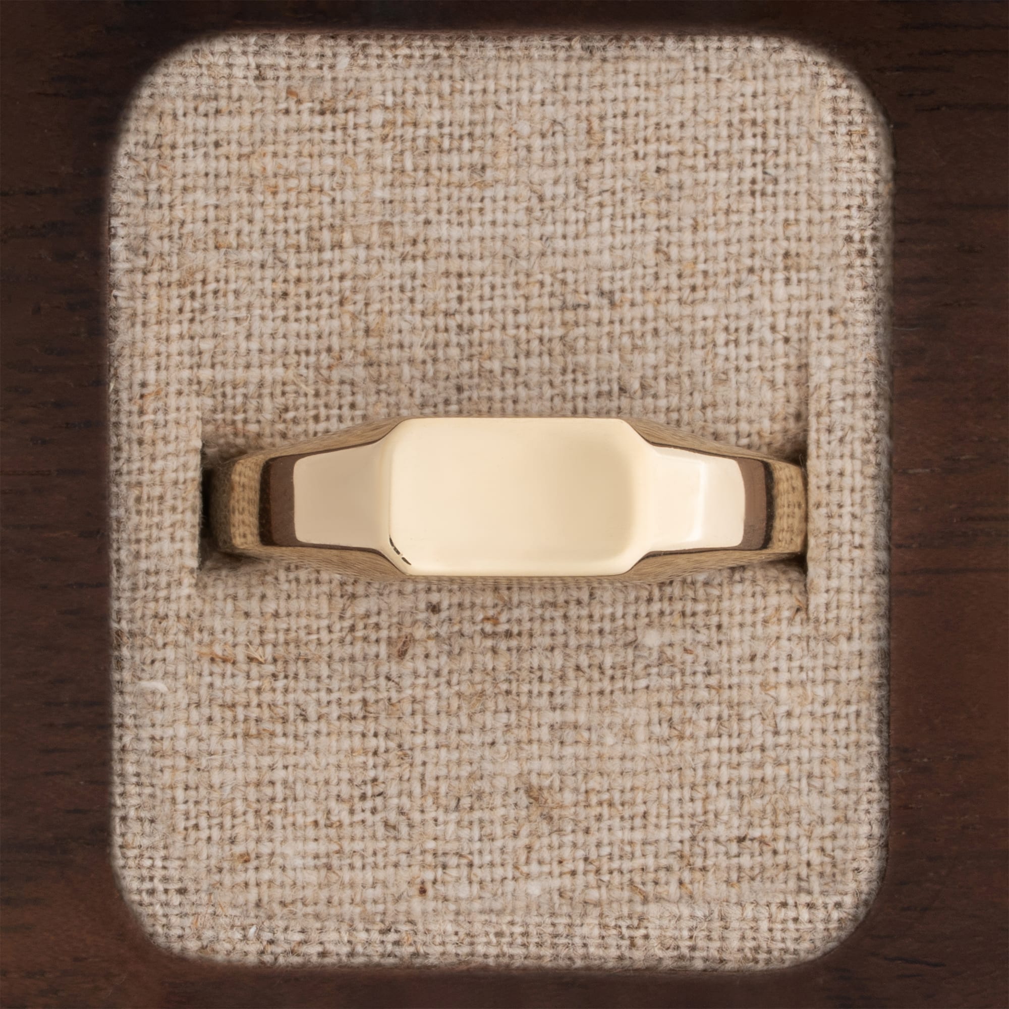Cushion signet ring — 1