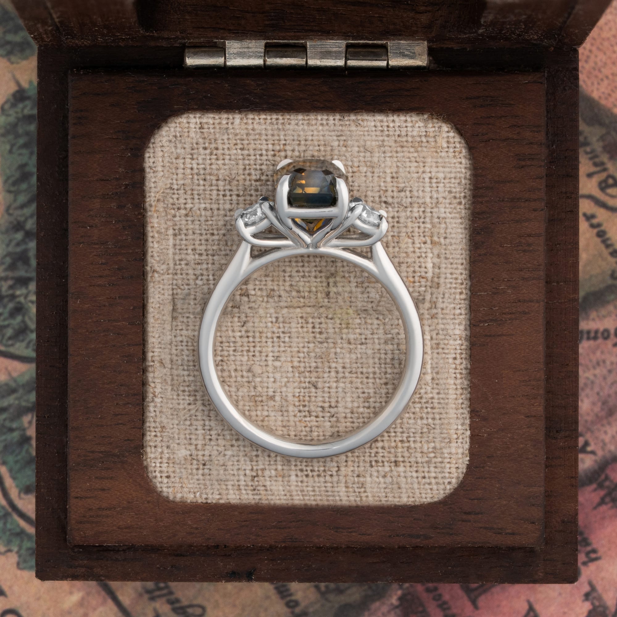 One of a kind sapphire and diamond ring — 4