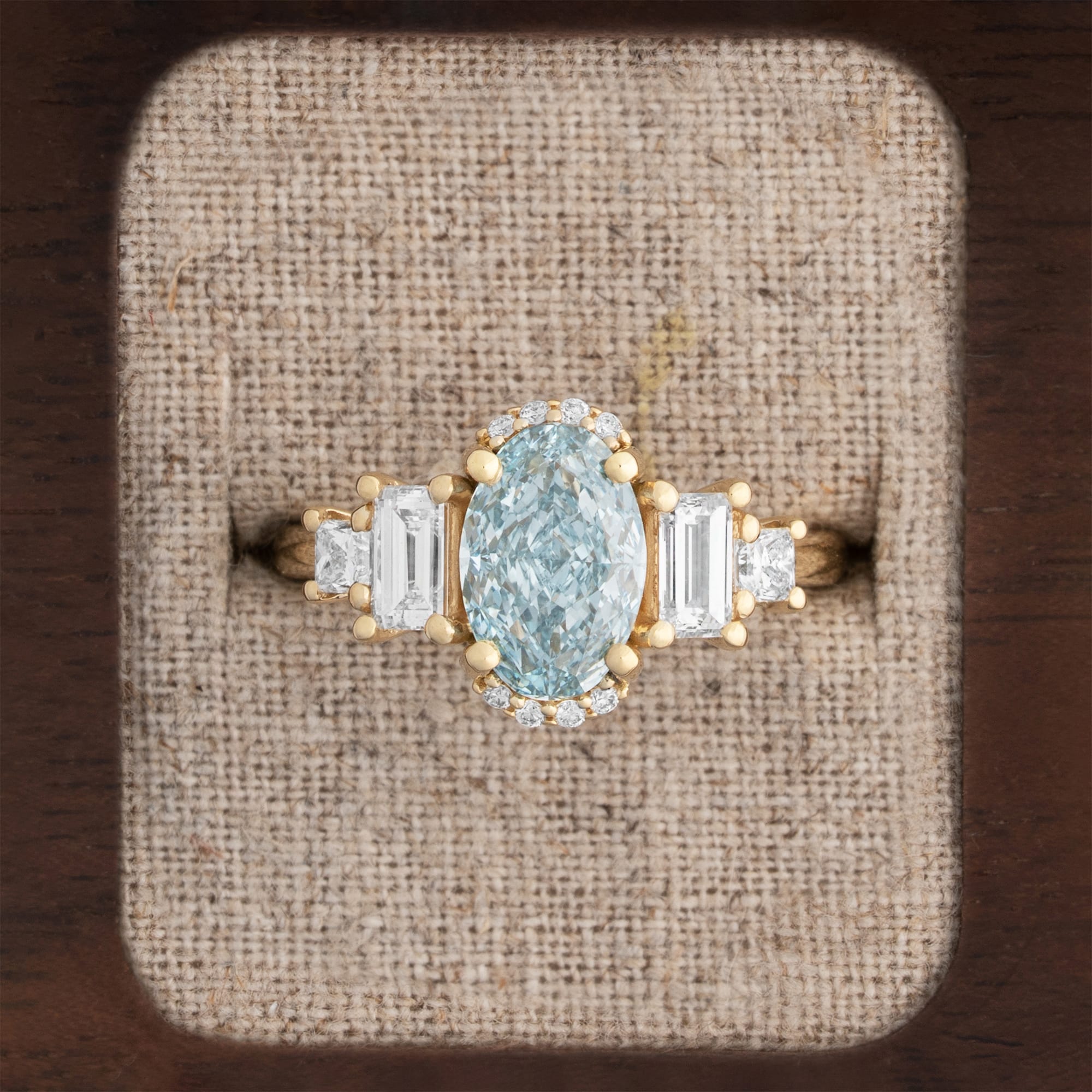 Fancy Intense Blue Diamond Ring in 18 carat yellow gold