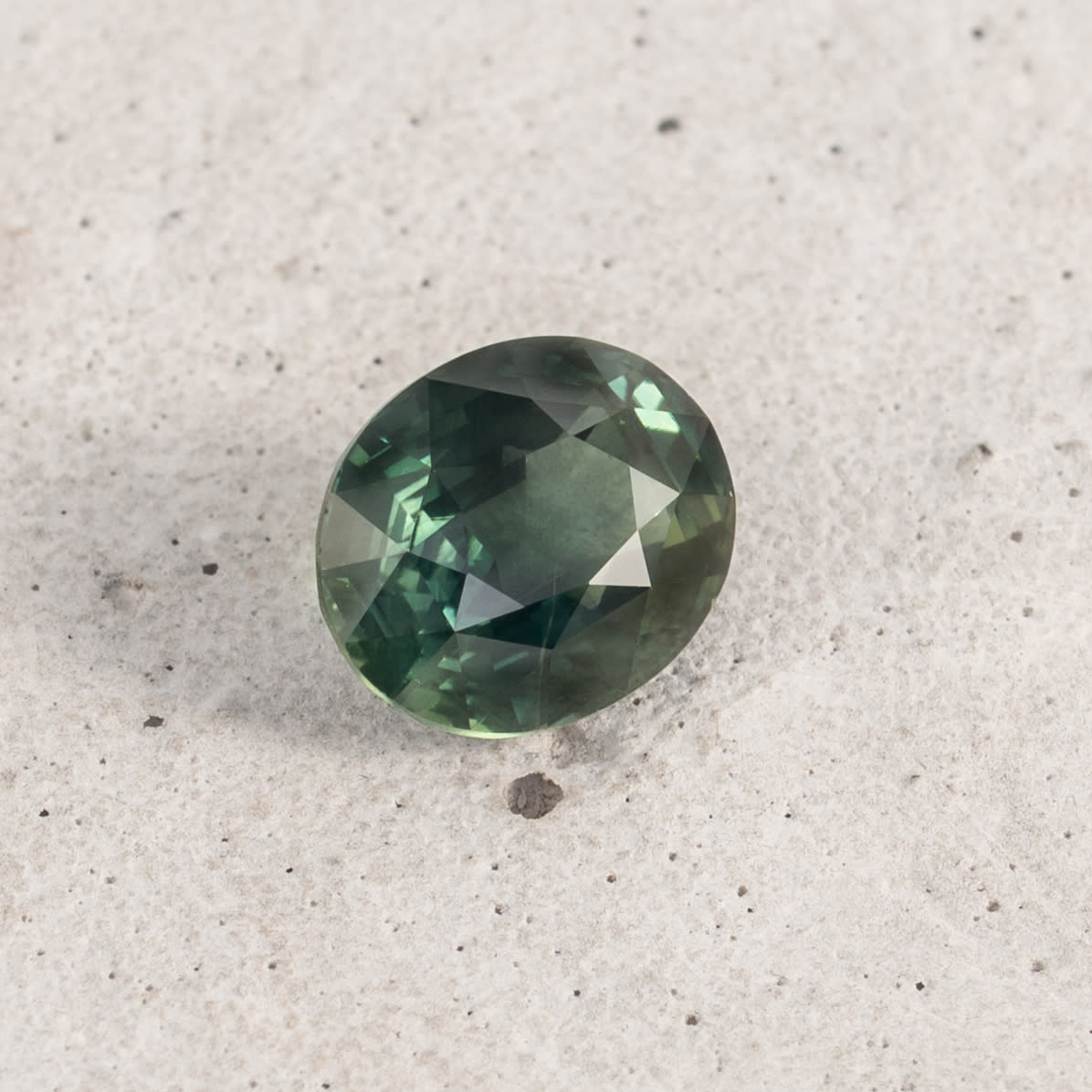 2.07ct oval green sapphire 
