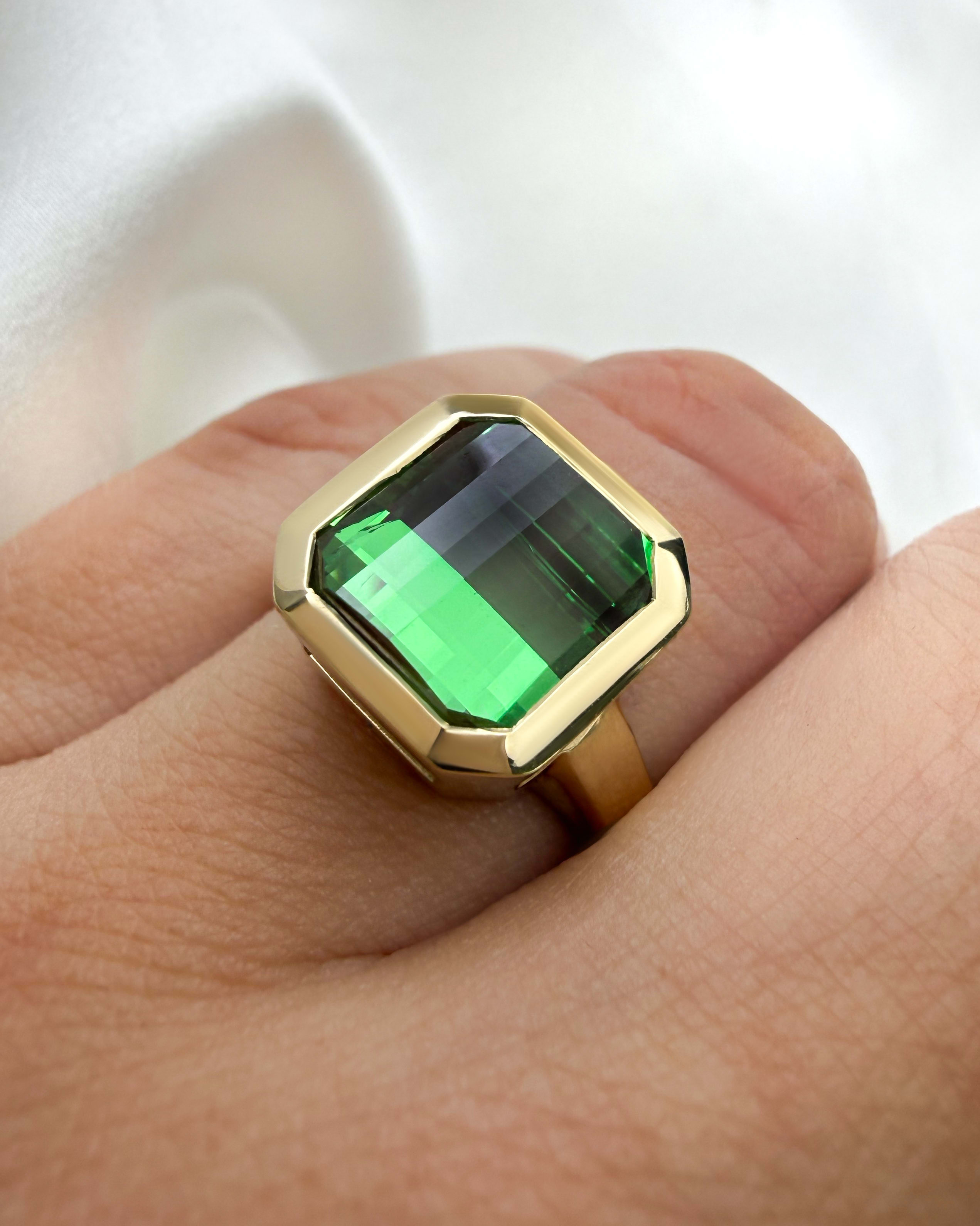'Pixel' Green garnet solitaire ring — 4