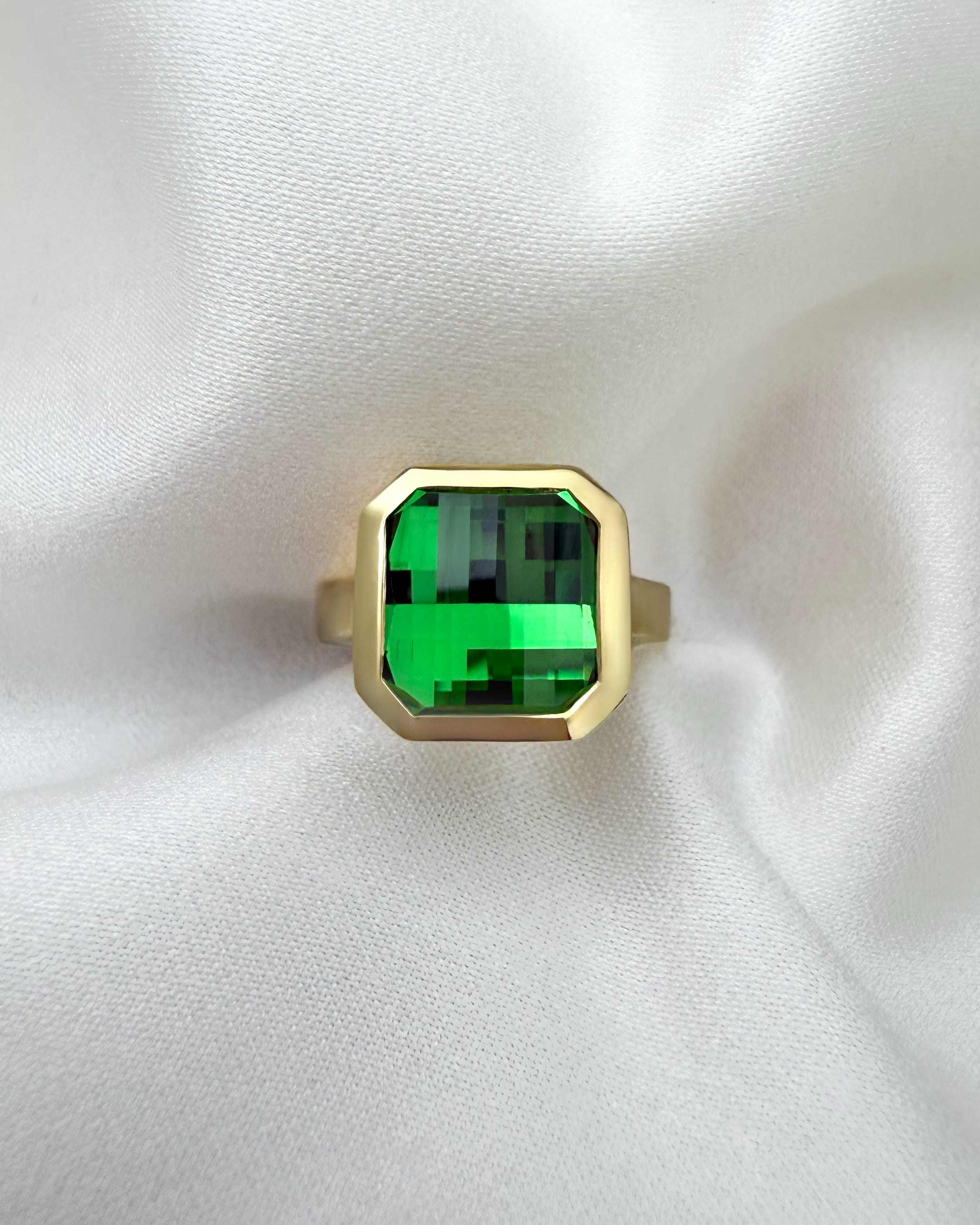 'Pixel' Green garnet solitaire ring — 6