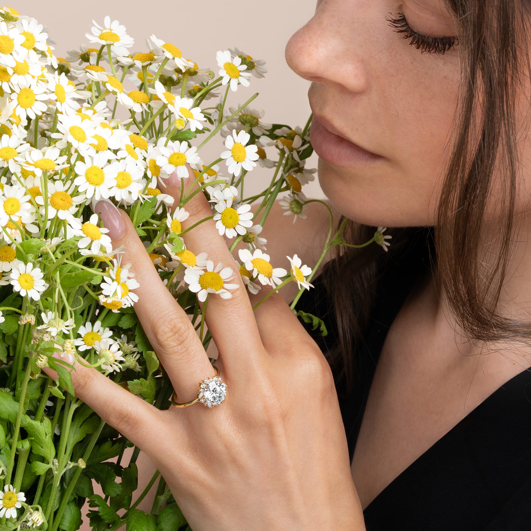 Round lab grown diamond ring in 18ct yellow gold — 2