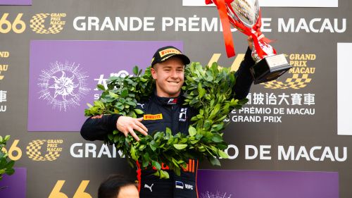 Vips leads from lights-to-flag in Macau Qualifying Race