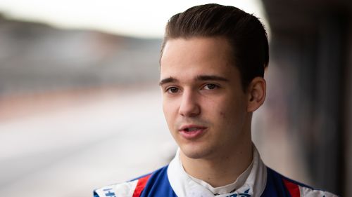 ART Grand Prix seal Alexander Smolyar signing