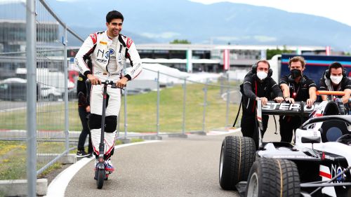 Correas racing essentials American boots a cane and BATAK lights