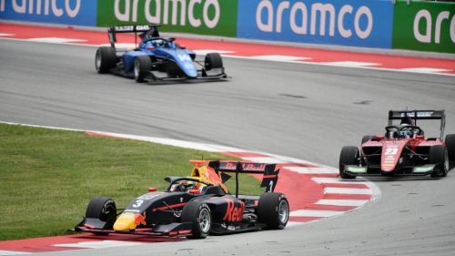 HIGHLIGHTS Lindblad wins 100th F3 race in Barcelona Feature
