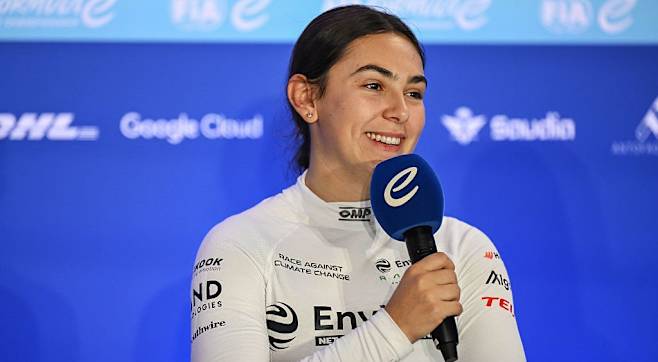 Ella Lloyd to drive in Formula E Madrid Rookie Test