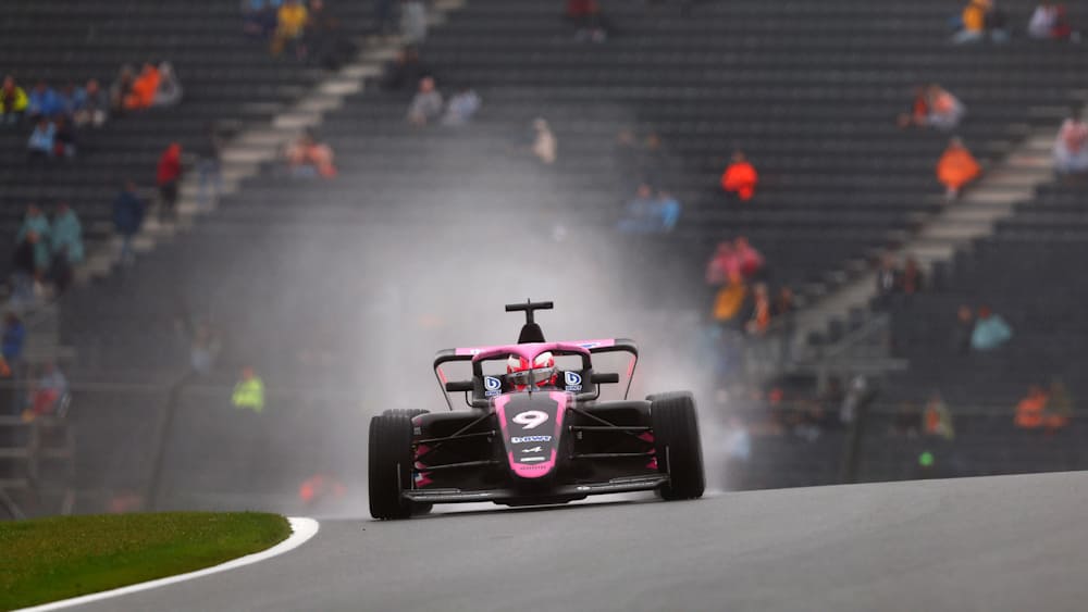 Set with 17 minutes to go Pullings 146.746 remained untouchable in the top spot