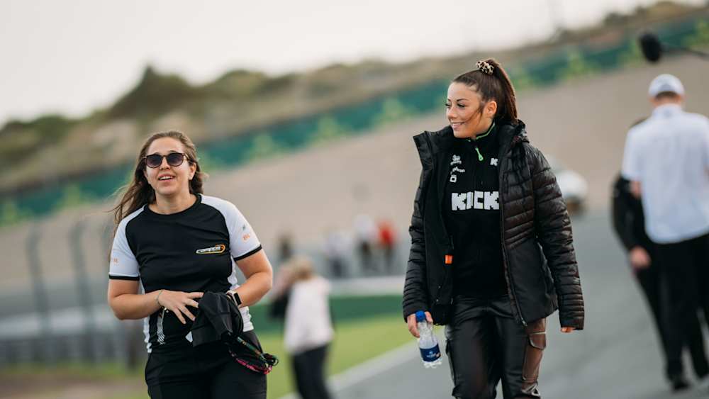 Work started early on Thursday with a track walk alongside her engineer and Campos Team Manager Gabriella Parra