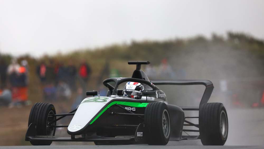 Pin has two chances to fight for victory as she lines up on the front row for Race 1 and on pole for Race 2