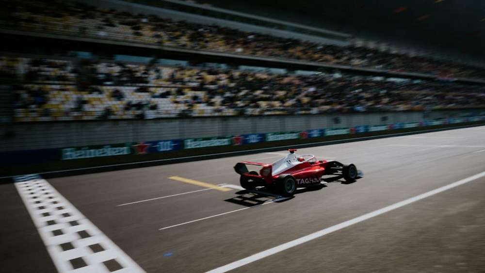 Anagnostiadis scored Hitech TGRs first point in the series