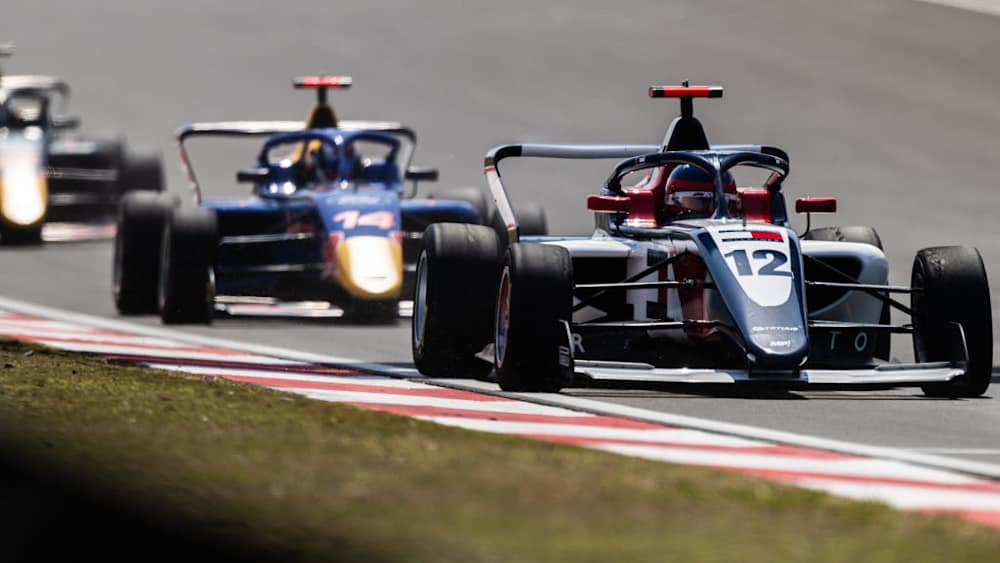 Larsen fought hard to keep Chambers at bay for P3