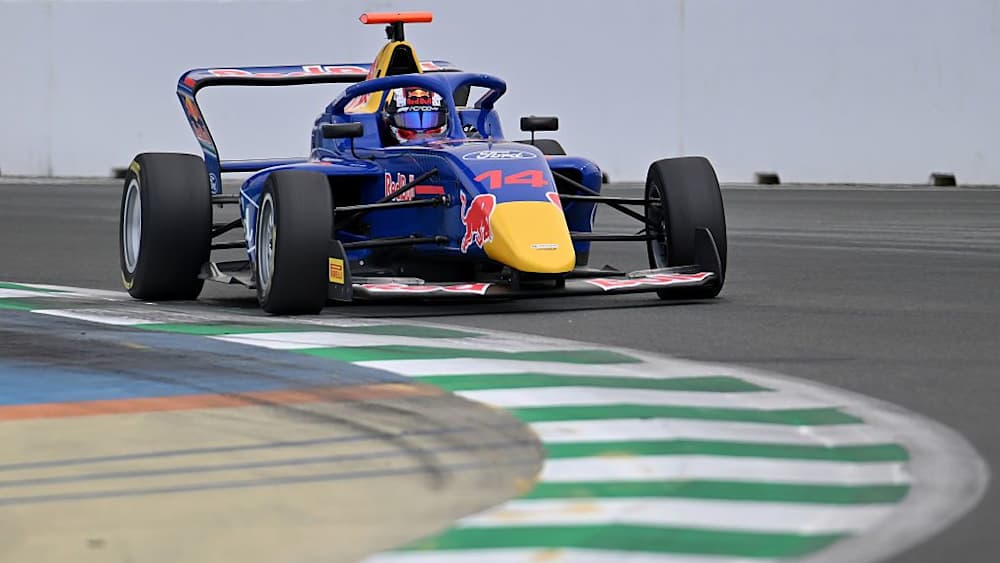 Chambers was very competitive with two P2 finishes on Day 3