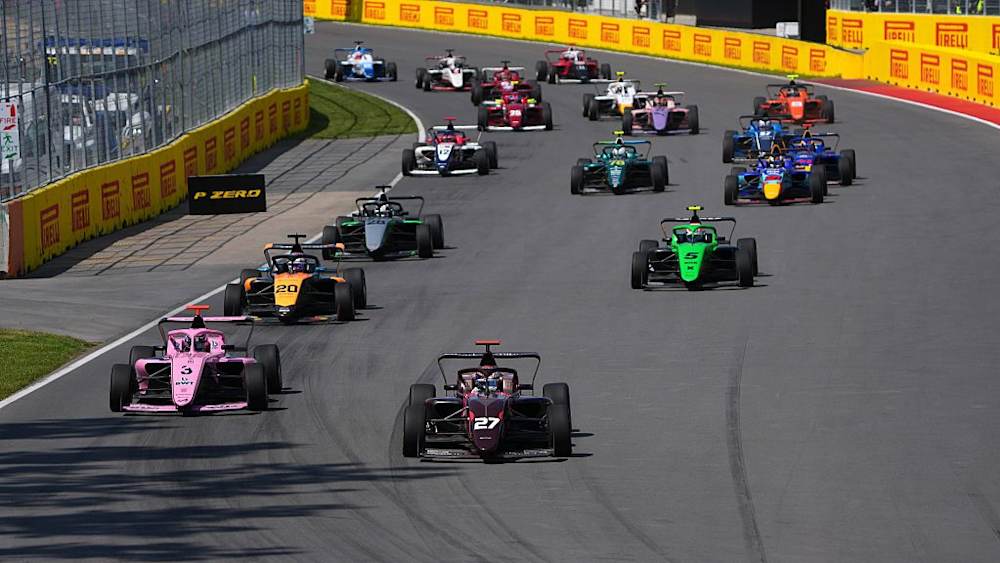 Chong led off the line but lost out to Gademan by the end of the opening lap