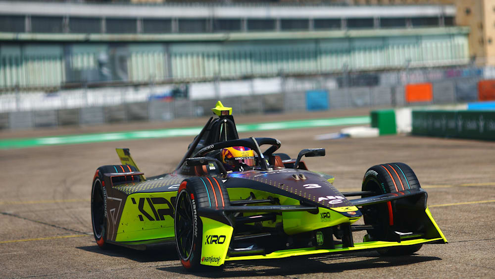 The test marked Bustamantes first on-track appearance for CUPRA KIRO